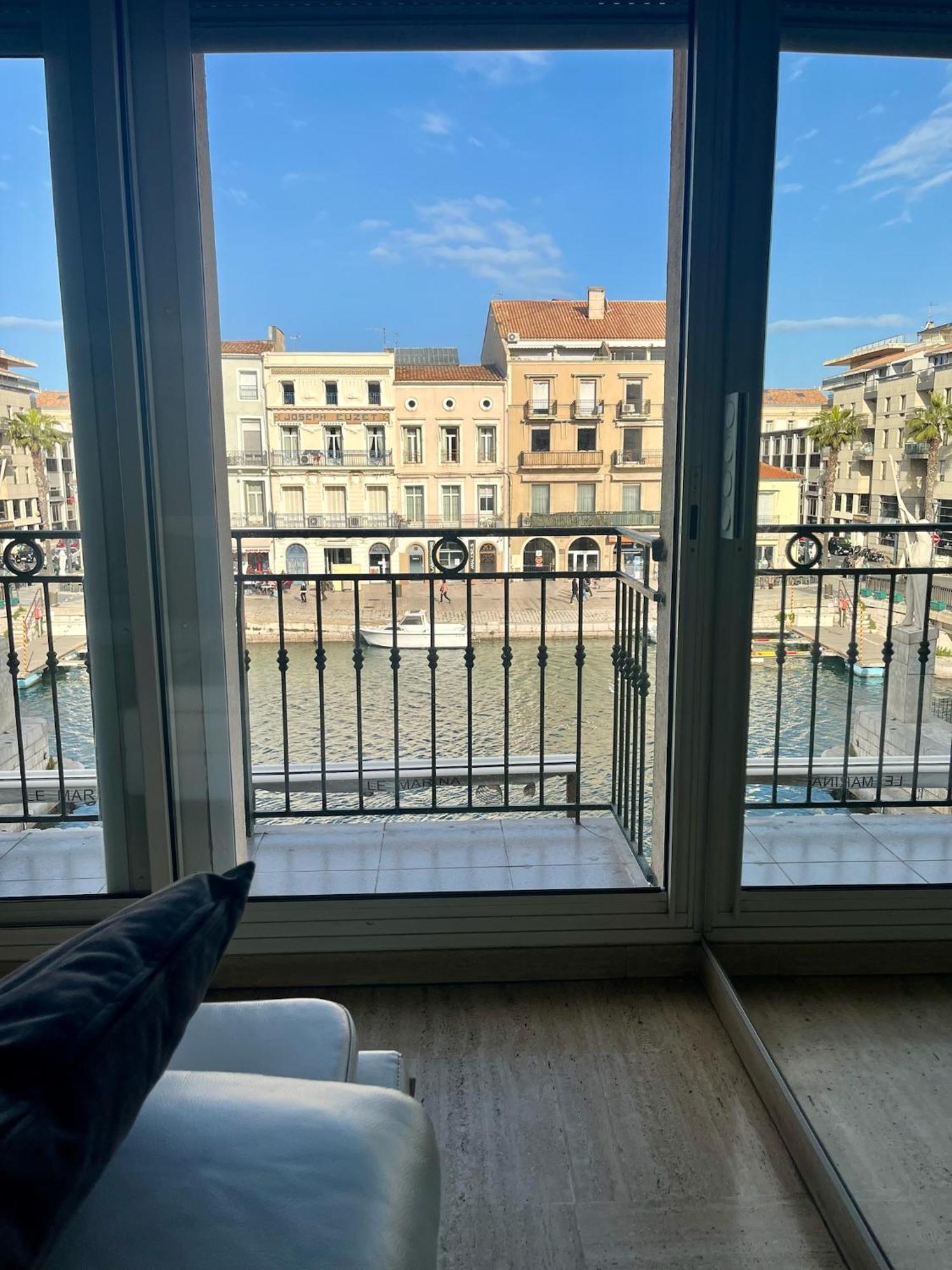 "Le Cadre Royal" Appartement De Standing Sur Quai Avec Parking Sete Ngoại thất bức ảnh